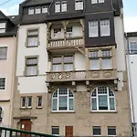 In Einem Historischen Gebaeude Mit Balkon Und Blick Auf Mosel By Interhome Apartmán