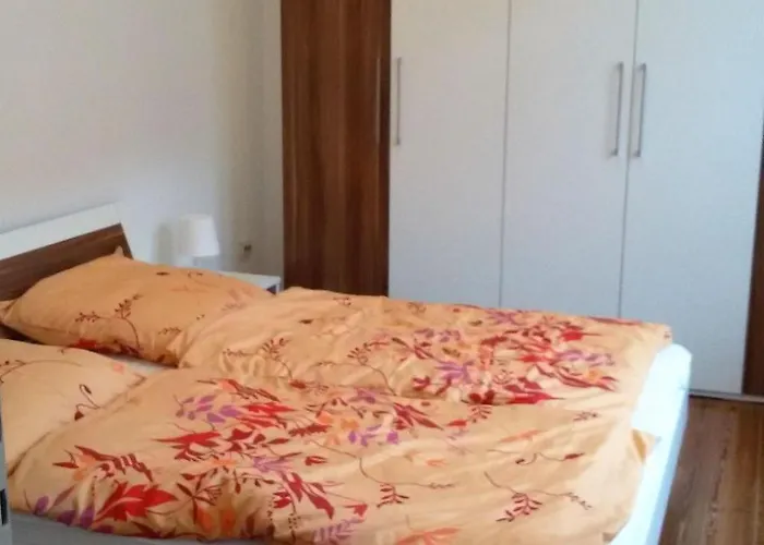 In Einem Historischen Gebaeude Mit Balkon Und Blick Auf Mosel By Interhome * 摩泽尔河畔的泽尔
