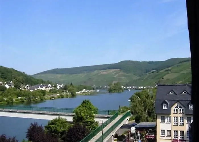 In Einem Historischen Gebaeude Mit Balkon Und Blick Auf Mosel By Interhome 公寓