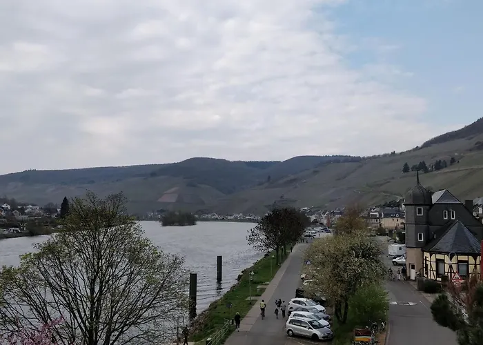 In Einem Historischen Gebaeude Mit Balkon Und Blick Auf Mosel By Interhome 公寓